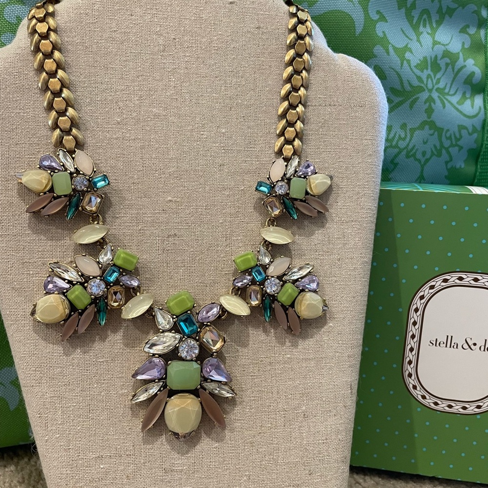 Stella & Dot Trellis Necklace -gorgeous statement necklace